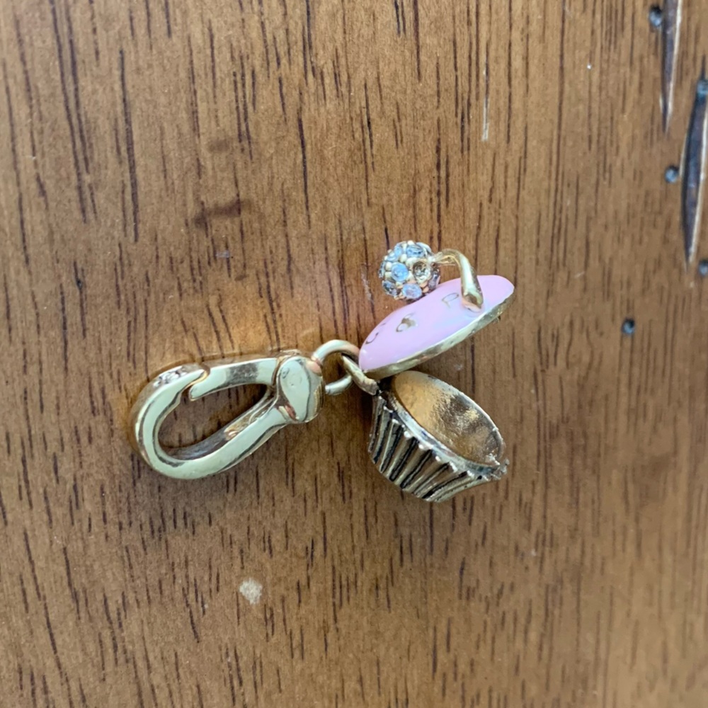 Retired Juicy Couture Bling Open & Close Locket Pink Cupcake Charm Bracelet